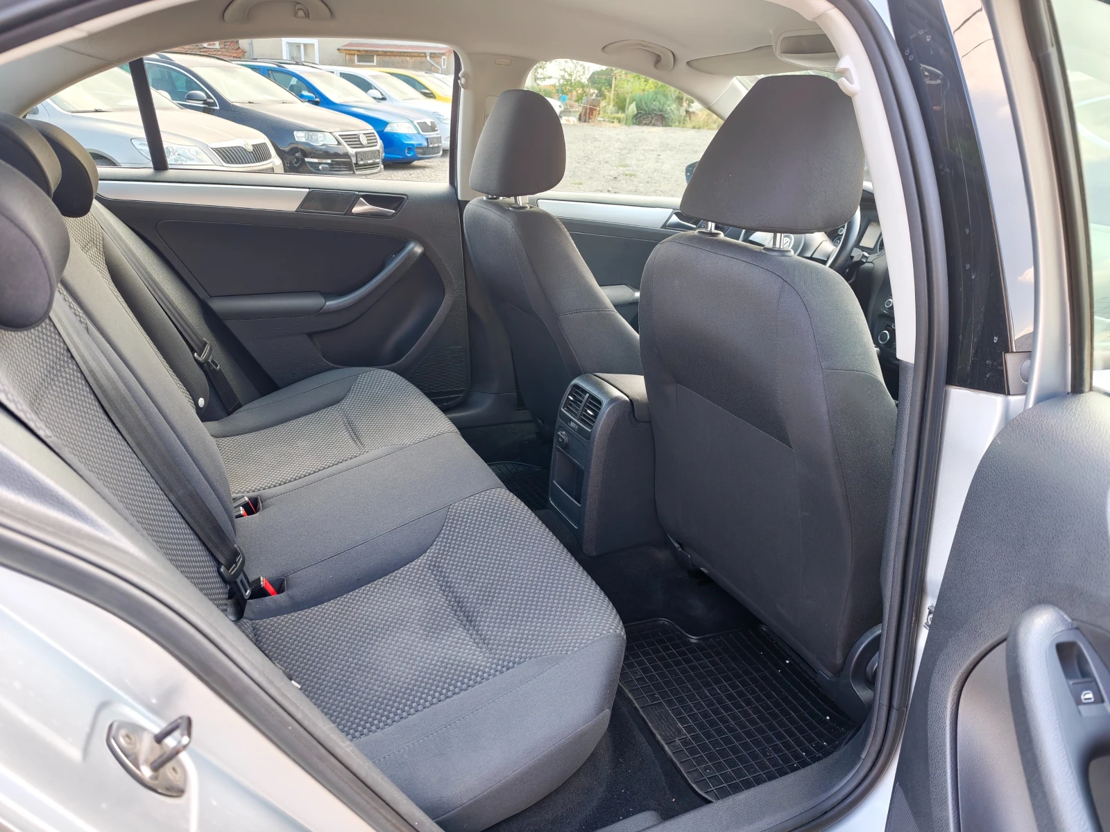 VW Jetta 1.2i | Mobile.bg � ����������� 12