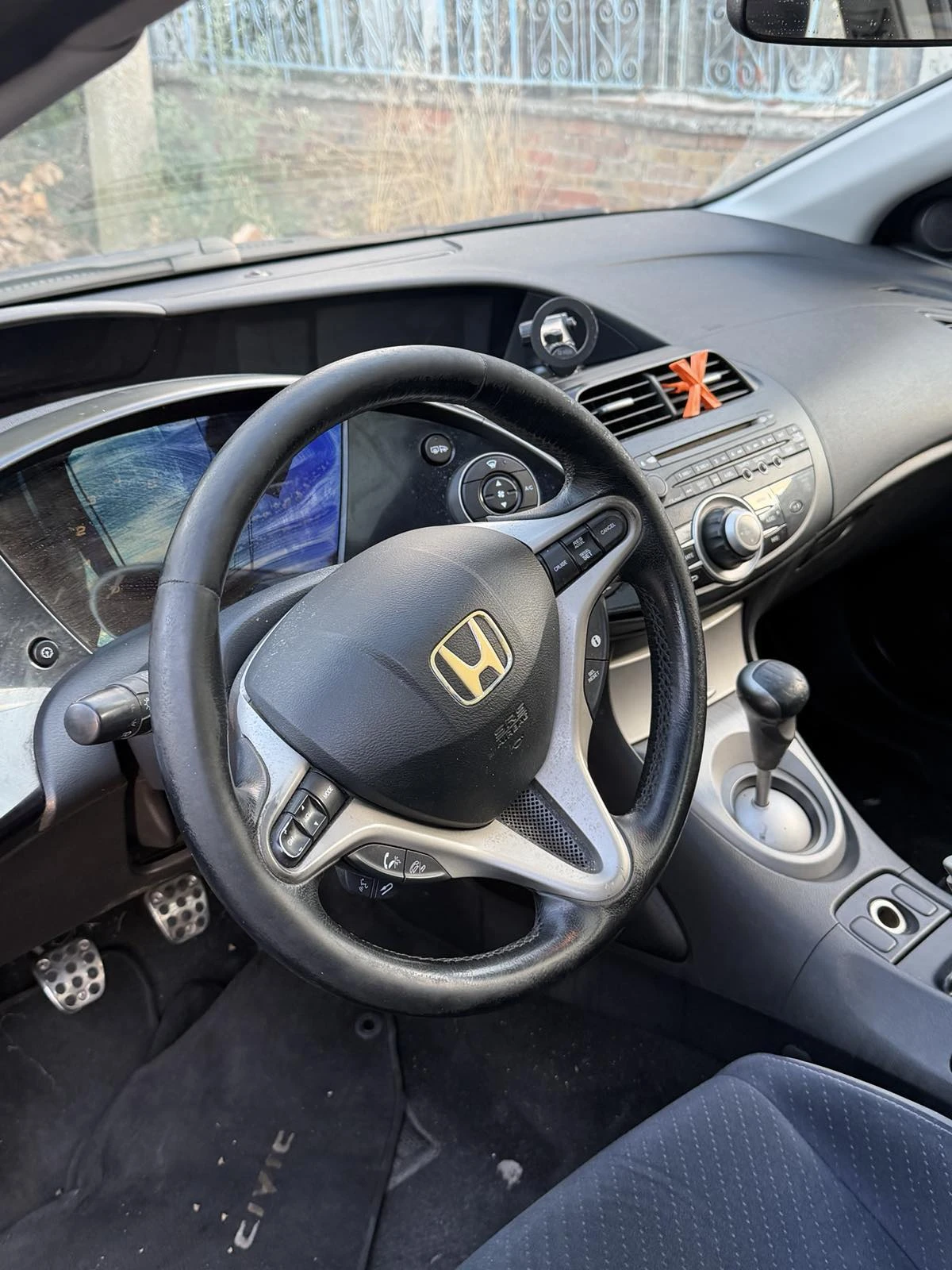 Honda Civic 1.8 Бензин, снимка 8 - Автомобили и джипове - 55953782