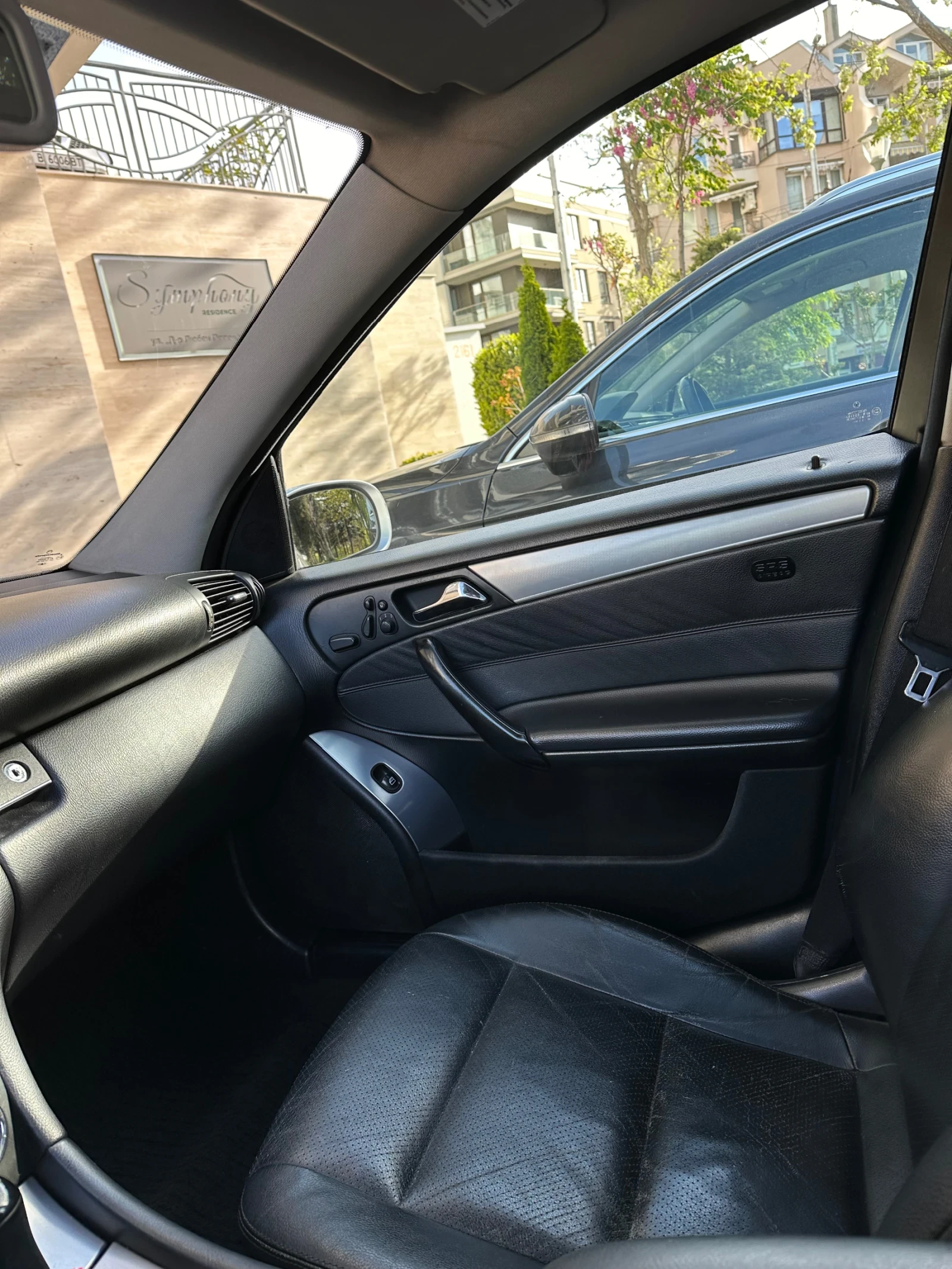Mercedes-Benz C 320, снимка 7 - Автомобили и джипове - 56644972