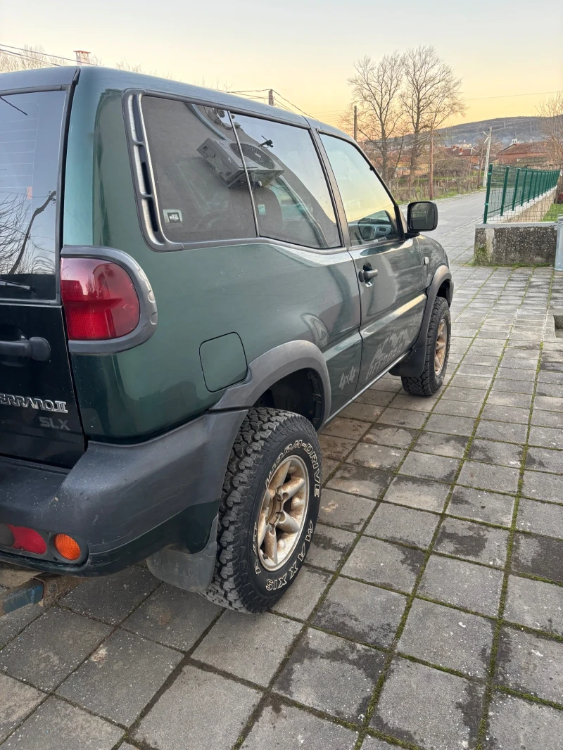 Nissan Terrano, снимка 4 - Автомобили и джипове - 52929781
