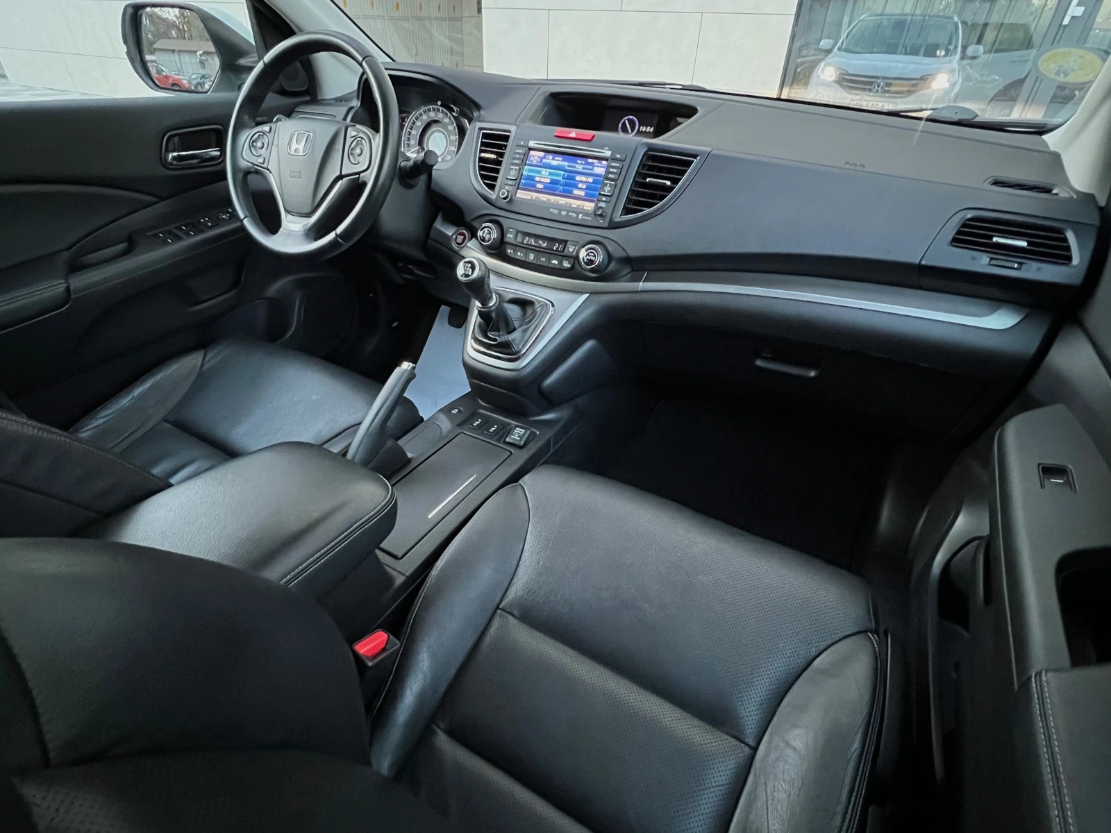 Honda Cr-v 2.2 I-DTEC 150кс. 4x4 EXECUTIVE СЕРВ. КНИЖКА КОЖА - изображение 9