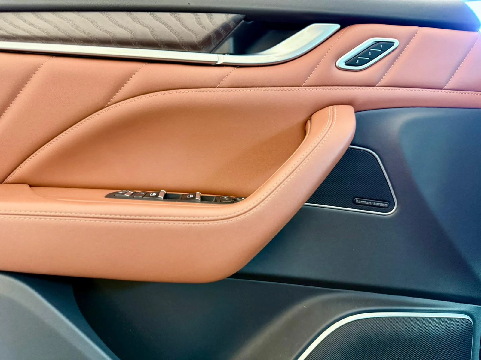Maserati Levante GT* Full* Harman Kardon* Pano* Обдухване* Лизинг , снимка 7 - Автомобили и джипове - 54691826
