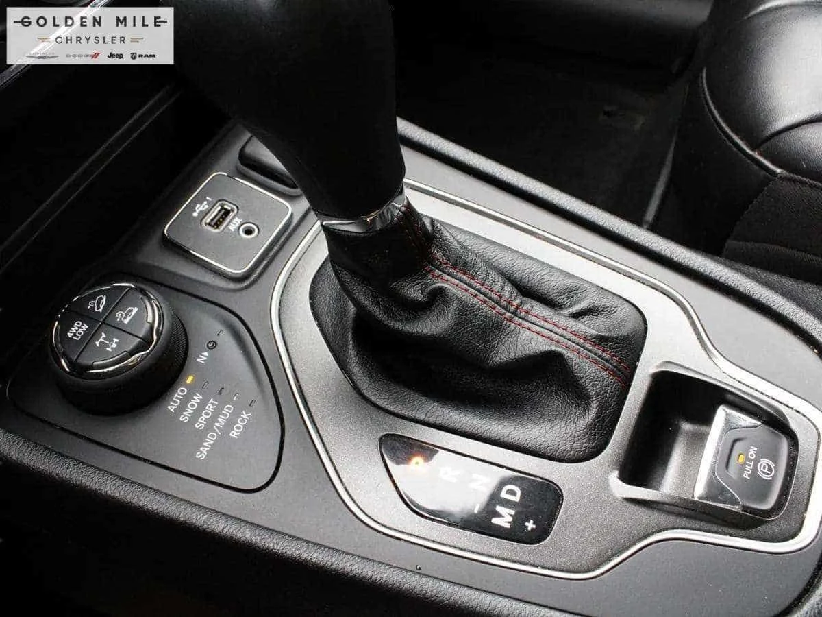 Jeep Cherokee * Trailhawk 4x4 Dual Air Leather Steering HTD * CA, снимка 11 - Автомобили и джипове - 54948034