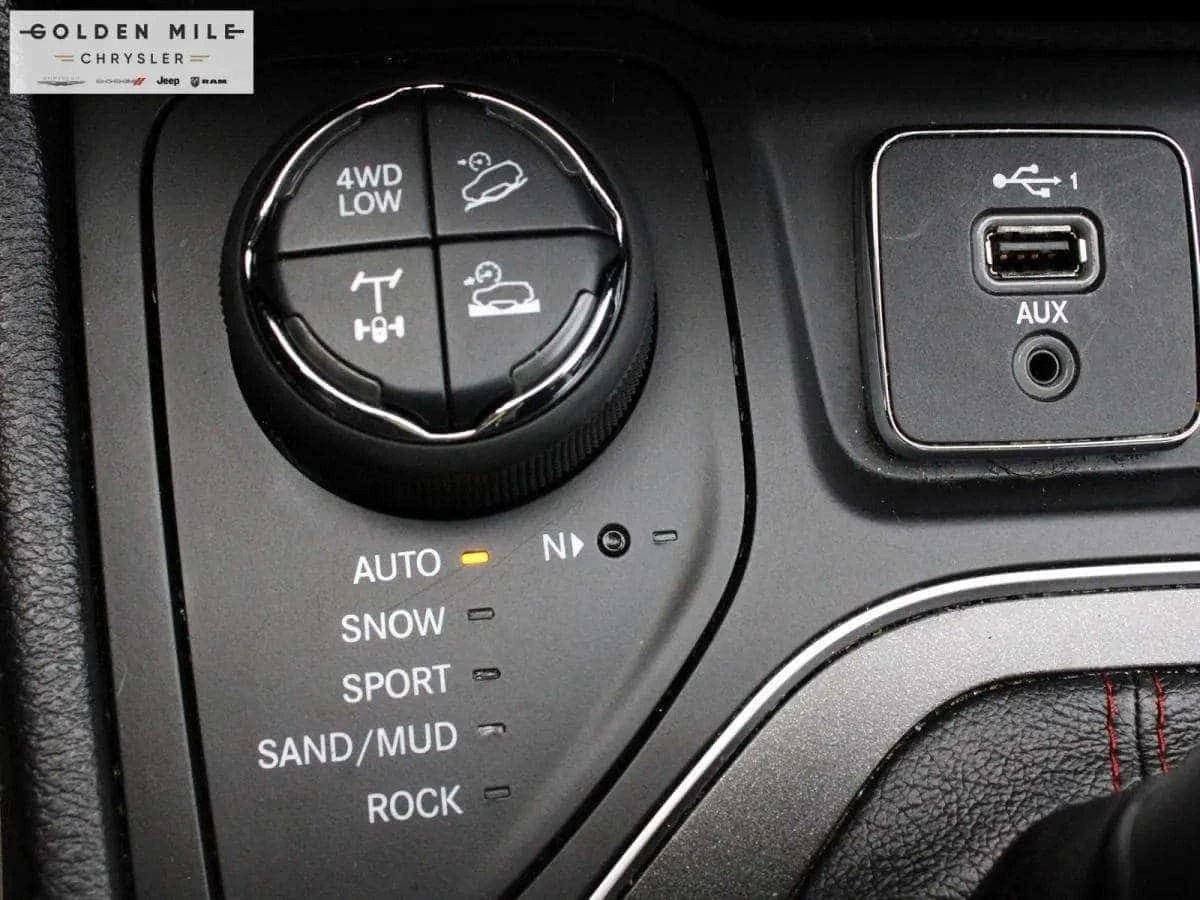 Jeep Cherokee * Trailhawk 4x4 Dual Air Leather Steering HTD * CA, снимка 12 - Автомобили и джипове - 54948034