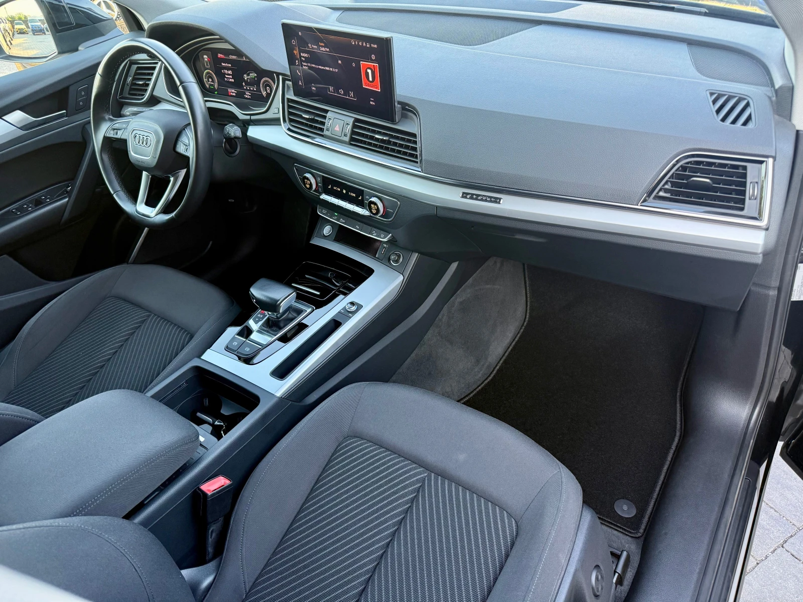 Audi Q5 SPORT BACK* Plug-in хибрит, снимка 11 - Автомобили и джипове - 55500013
