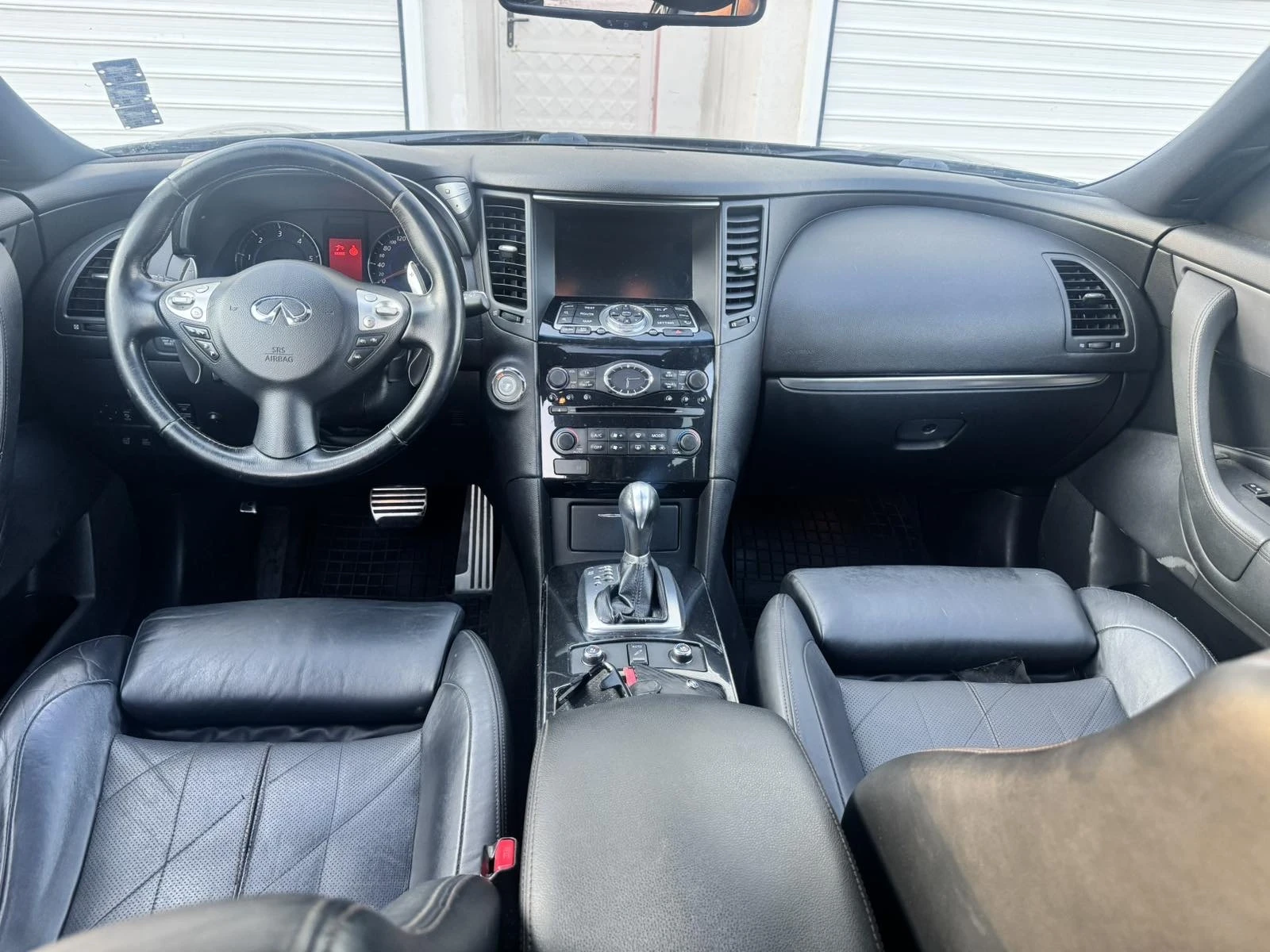 Infiniti Fx 30 S, снимка 8 - Автомобили и джипове - 55695922