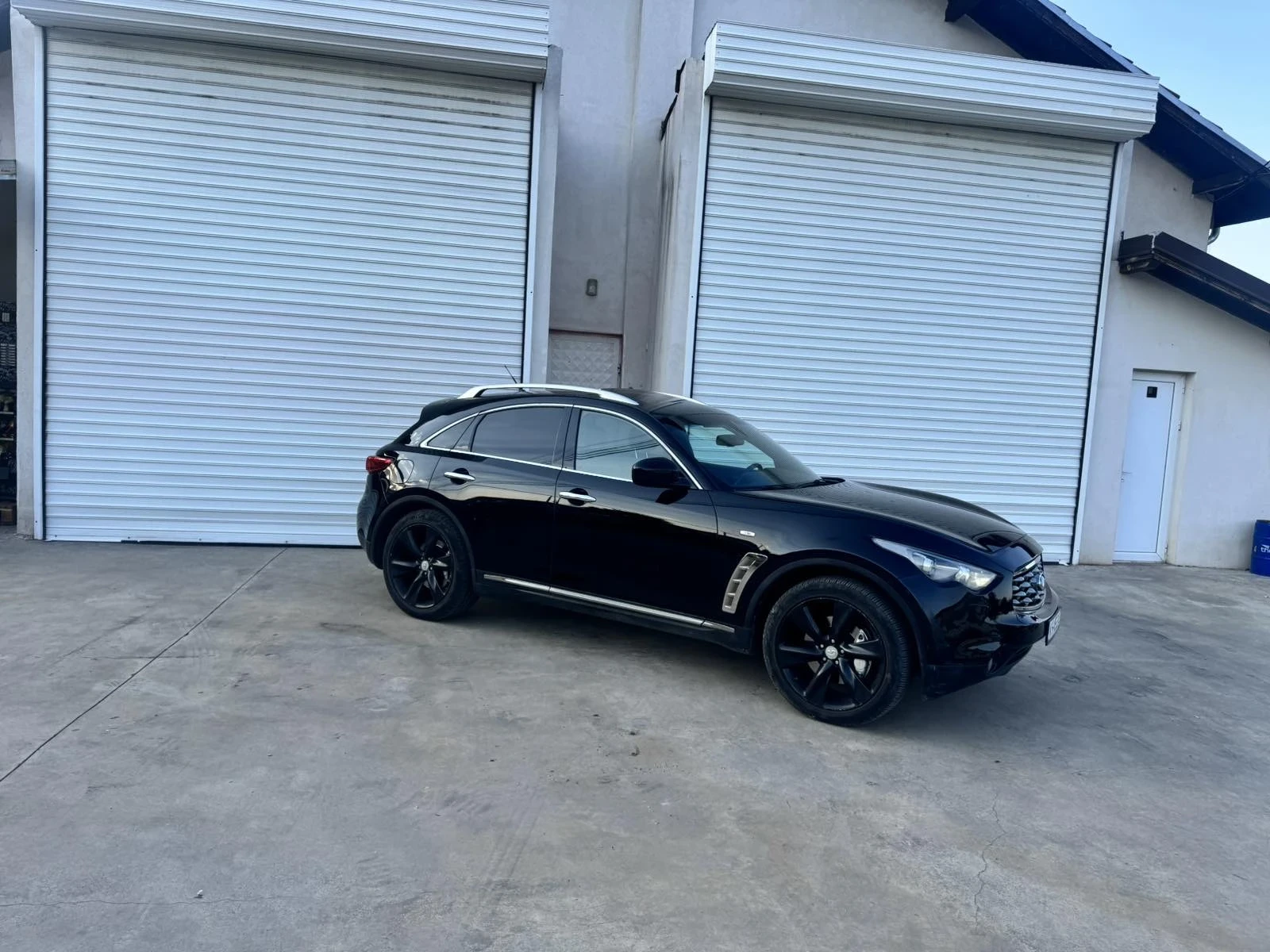 Infiniti Fx 30 S, снимка 6 - Автомобили и джипове - 55695922
