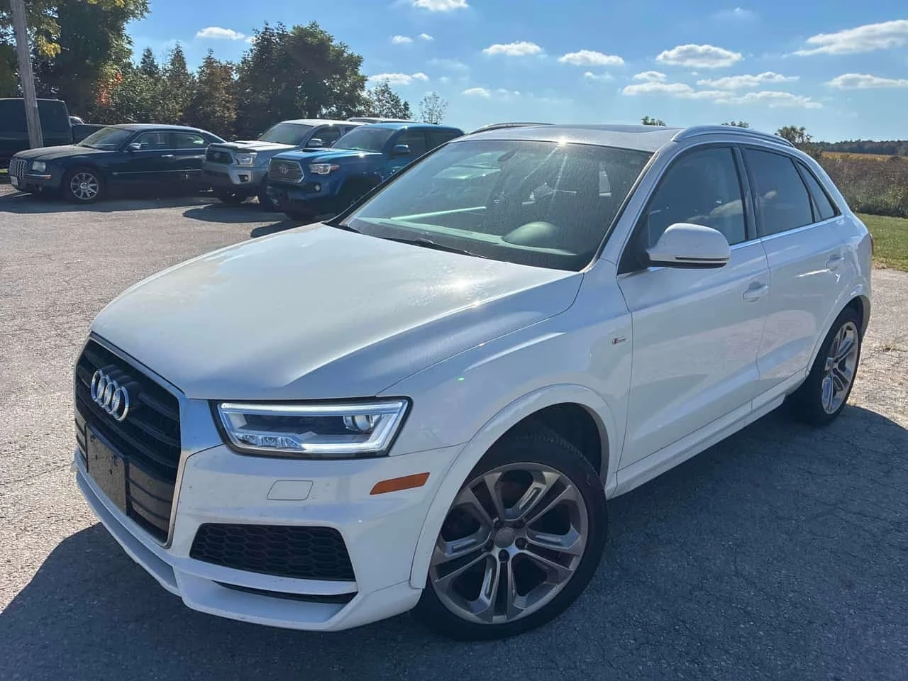 Audi Q3 Technik | CARFAX | АВТОКРЕДИТ БЕЗ ПЪРВОНАЧАЛНА 