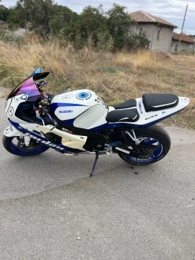 Обява за продажба на Suzuki Gsxr 1000 ~6 900 лв. - изображение 7 | Auto.bg Обява за продажба на Suzuki Gsxr 1000 ~6 900 лв. - изображение 7