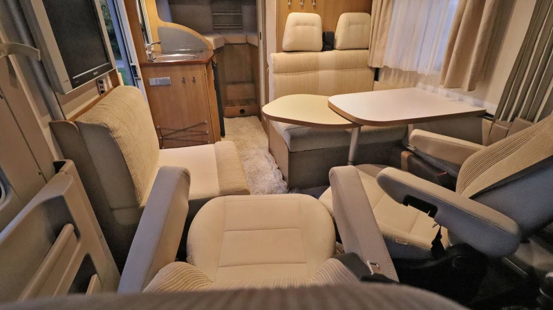 Кемпер HYMER / ERIBA  Exsis-I Premium 50, снимка 11 - Каравани и кемпери - 51967776