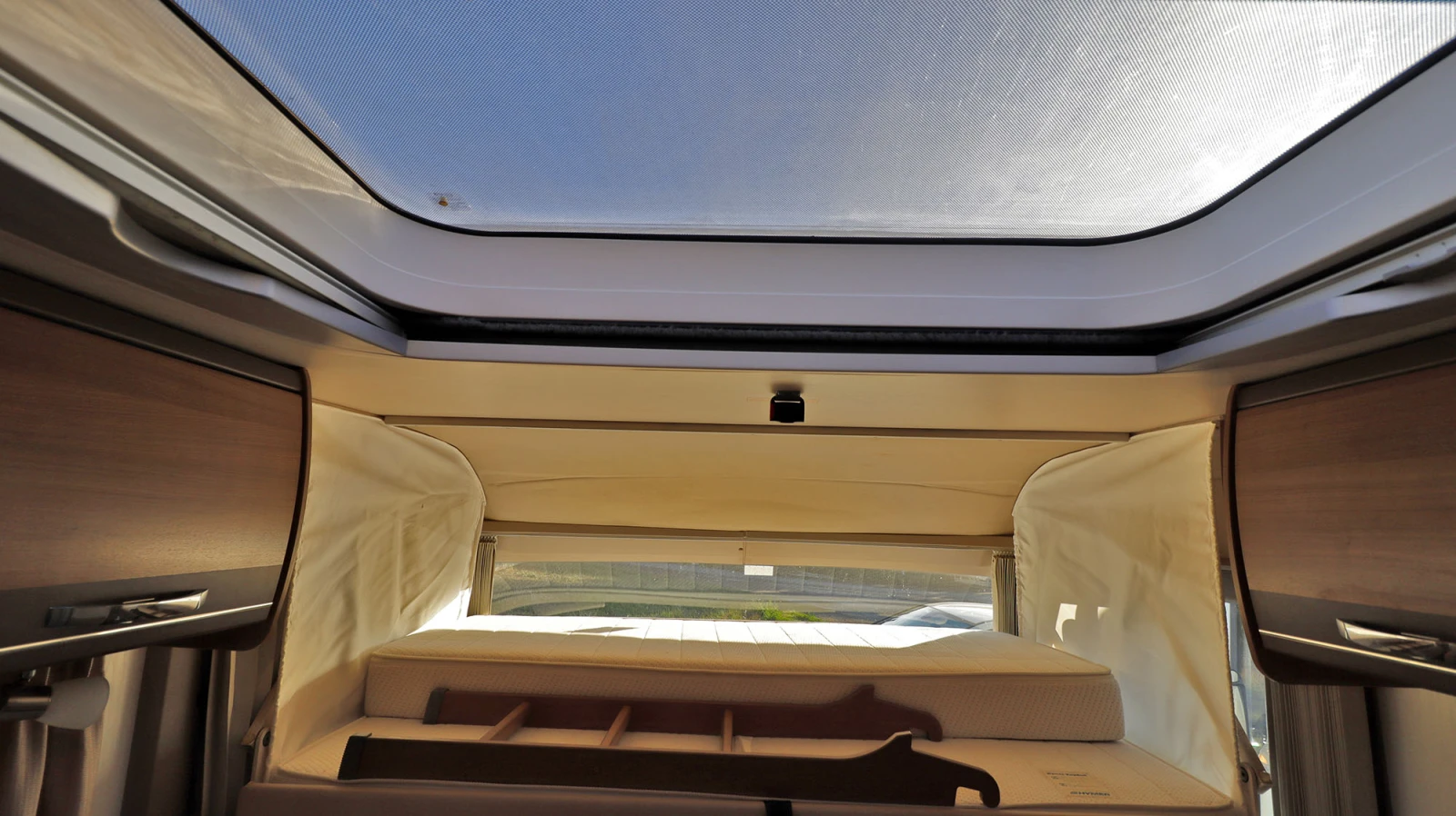 ������ HYMER / ERIBA  Exsis-I Premium 50 | Mobile.bg � ����������� 17