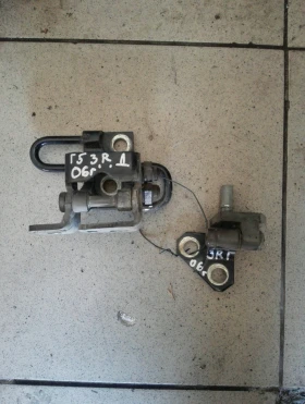 Панти (панта) врата задни десни Фолксваген Голф 5 06г.