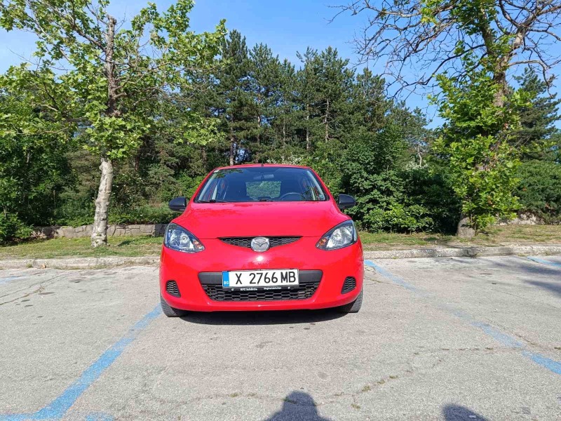 Mazda 2 1.3i, снимка 1 - Автомобили и джипове - 46437435