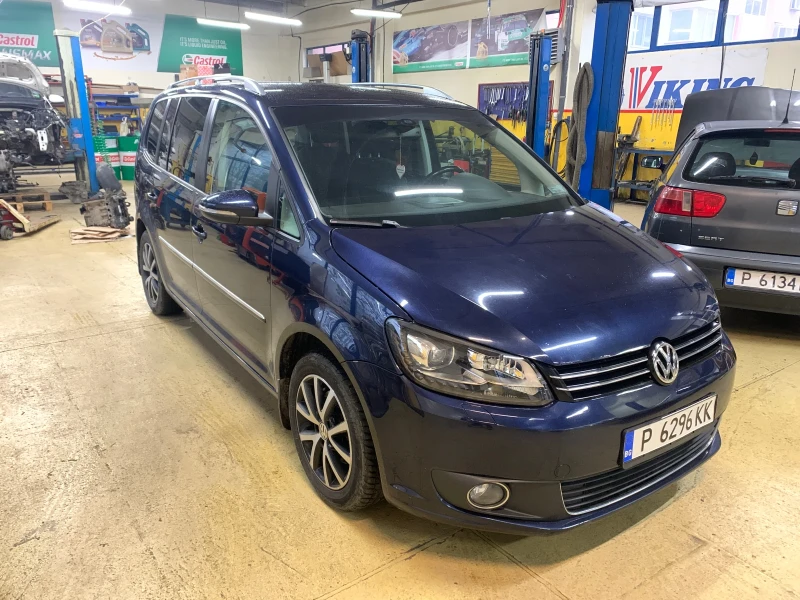 VW Touran 1.6TDI BLUEMOTION, снимка 7 - Автомобили и джипове - 48226721