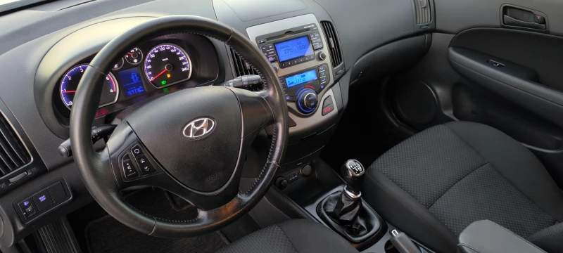 Hyundai I30 1.6-90кс-6ск, снимка 11 - Автомобили и джипове - 48655649