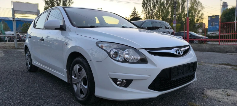 Hyundai I30 1.6-90кс-6ск, снимка 7 - Автомобили и джипове - 48655649