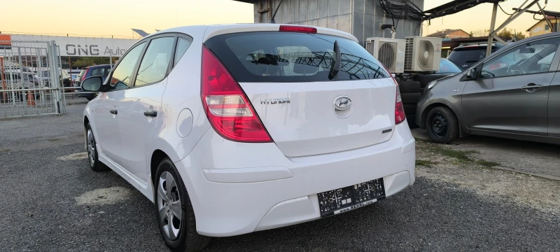 Hyundai I30 1.6-90кс-6ск, снимка 3 - Автомобили и джипове - 48655649