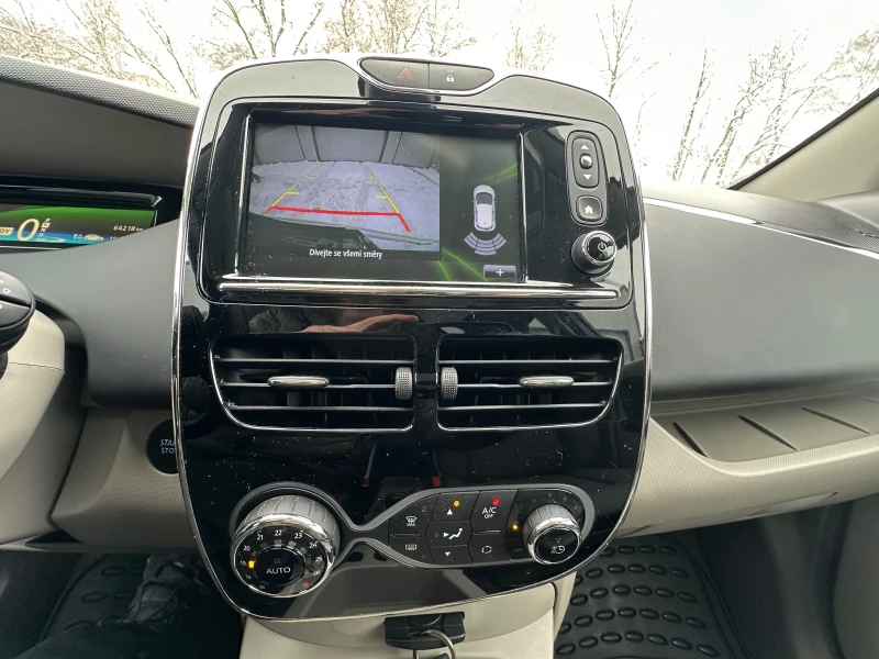 Renault Zoe UNIKAT* TOP* 064218km* Navi* KAMERA* , снимка 14 - Автомобили и джипове - 49188416