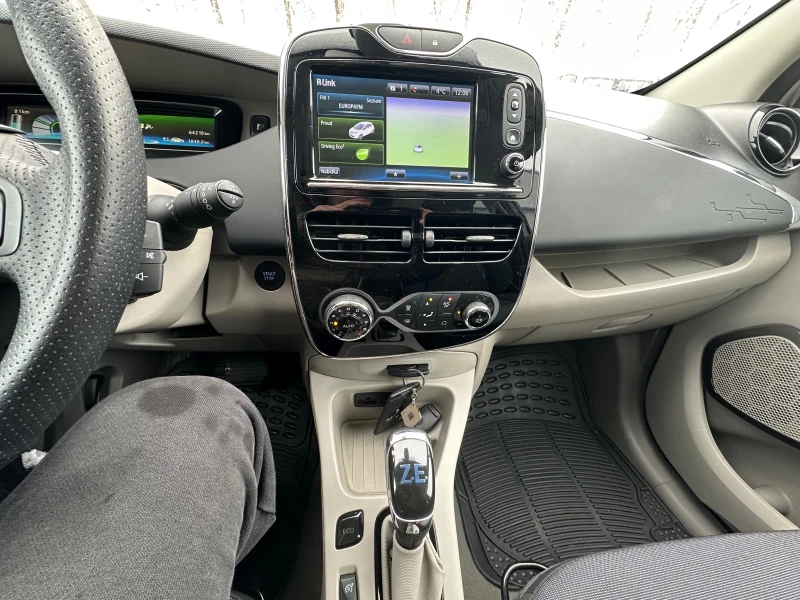 Renault Zoe UNIKAT* TOP* 064218km* Navi* KAMERA* , снимка 13 - Автомобили и джипове - 49188416