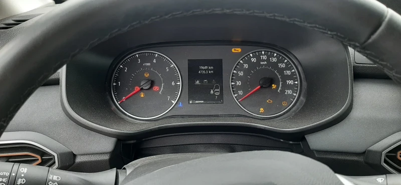 Dacia Jogger 1.0i, снимка 8 - Автомобили и джипове - 50325804