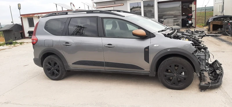Dacia Jogger 1.0i, снимка 4 - Автомобили и джипове - 50325804