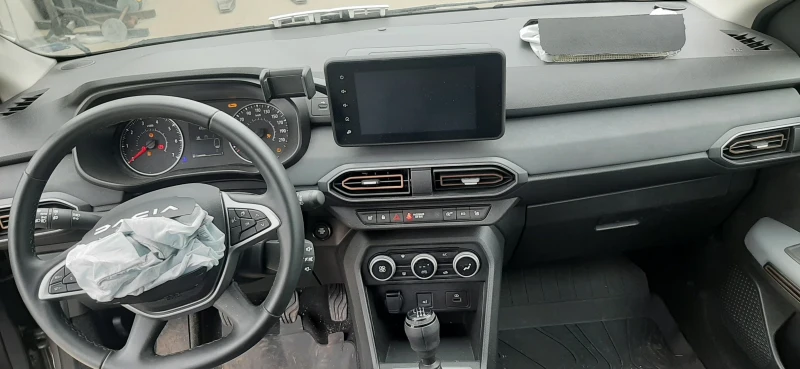 Dacia Jogger 1.0i, снимка 9 - Автомобили и джипове - 50325804