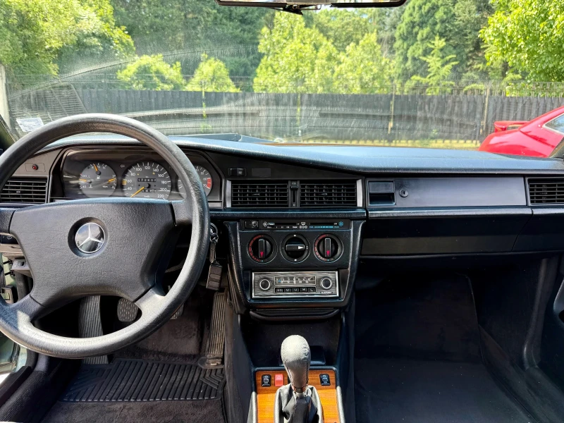 Mercedes-Benz 190 1.8 170000 км! Климатик., снимка 8 - Автомобили и джипове - 52811244