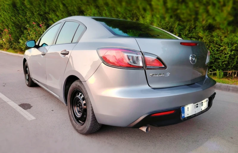 Mazda 3 1.6, снимка 3 - Автомобили и джипове - 52447640