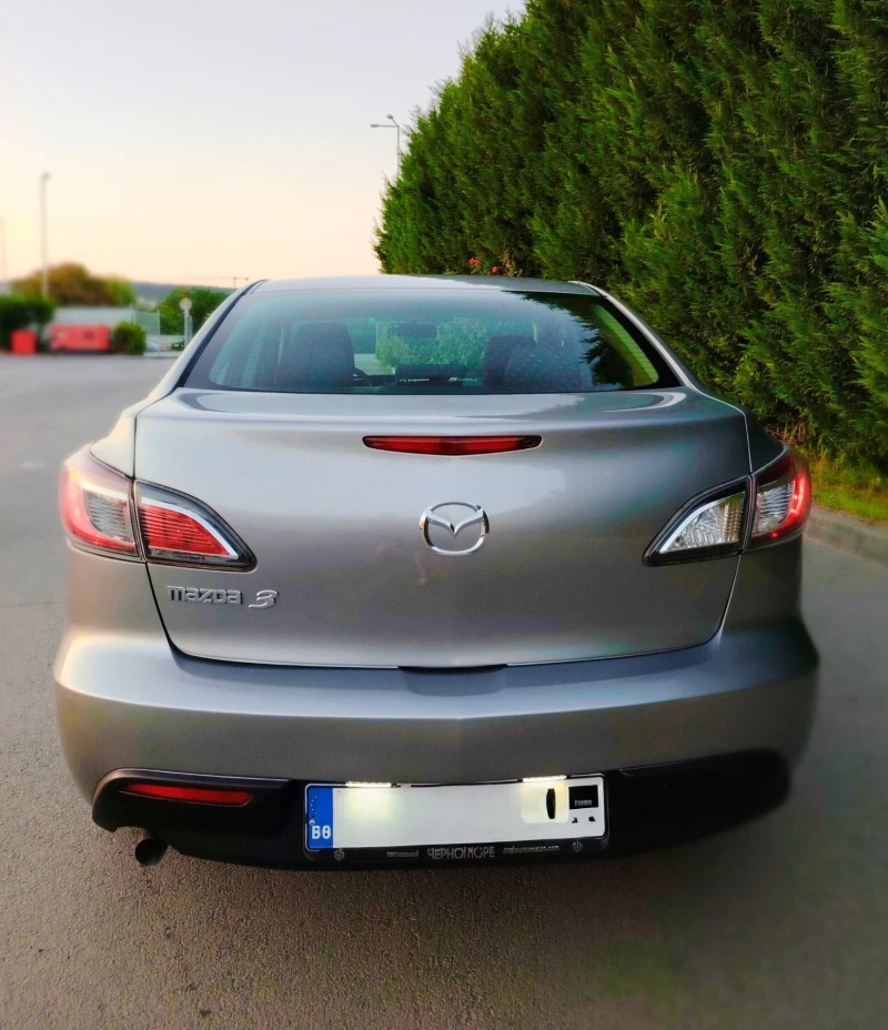Mazda 3 1.6, снимка 4 - Автомобили и джипове - 52447640