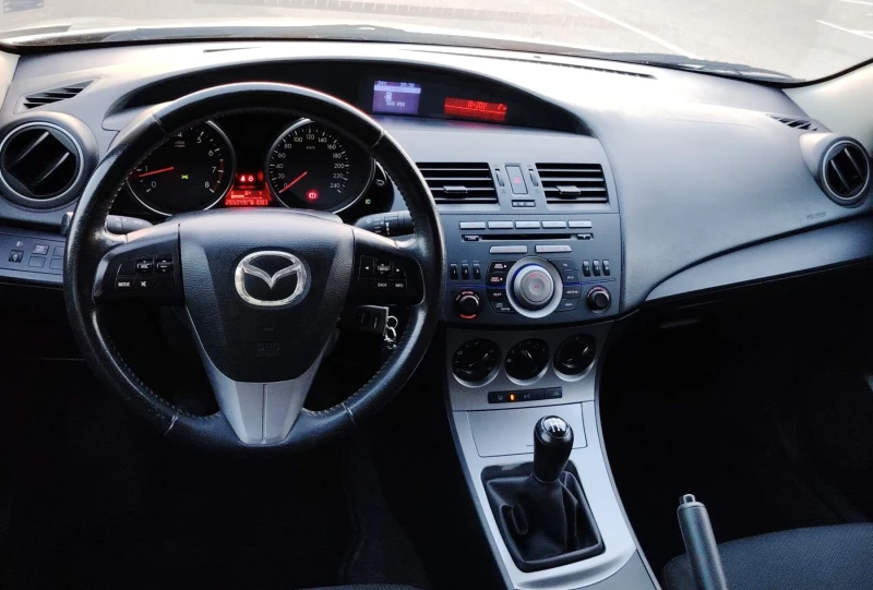 Mazda 3 1.6, снимка 7 - Автомобили и джипове - 52447640
