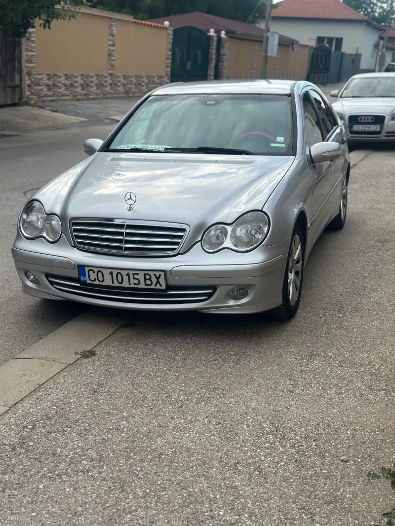 Mercedes-Benz C 220 В добро техническо състояние, снимка 2 - Автомобили и джипове - 52342832