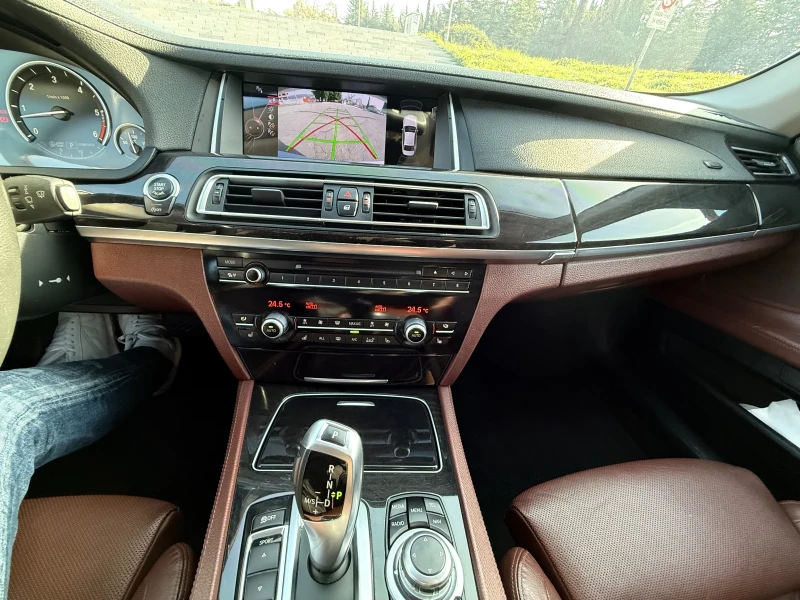 BMW 750, снимка 10 - Автомобили и джипове - 52642133