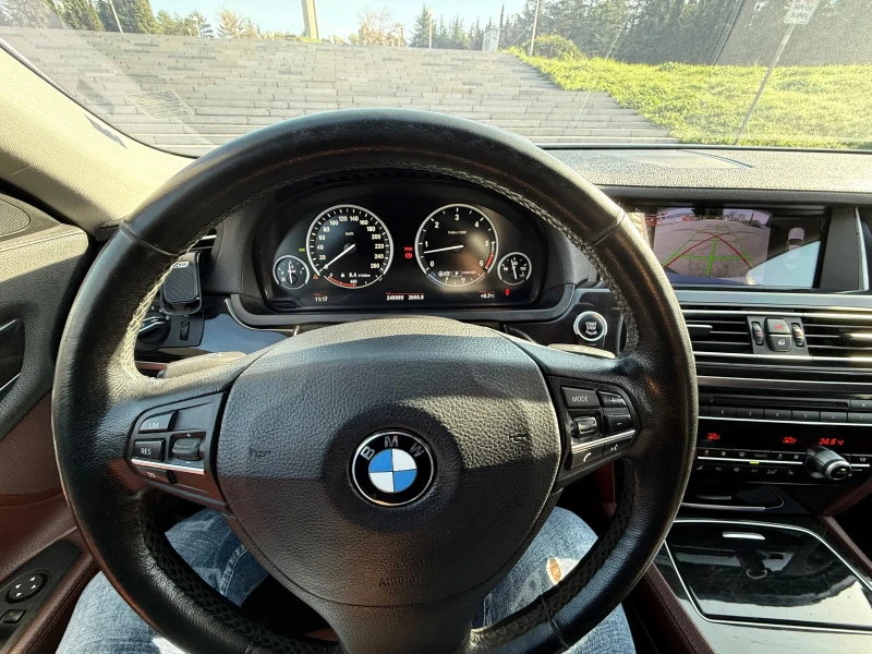 BMW 750, снимка 9 - Автомобили и джипове - 52642133