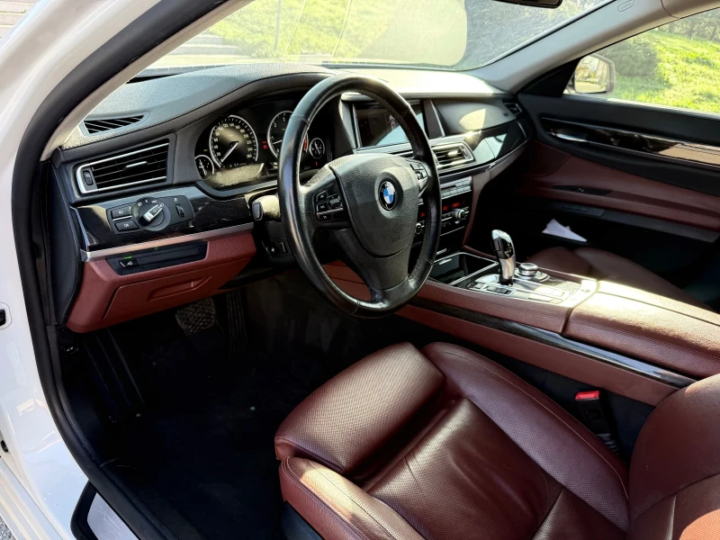 BMW 750, снимка 12 - Автомобили и джипове - 52642133
