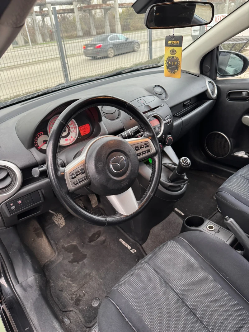 Mazda 2, снимка 6 - Автомобили и джипове - 52666378