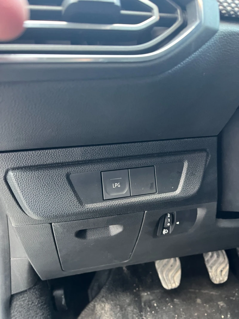 Dacia Sandero 1.0, снимка 7 - Автомобили и джипове - 52752909