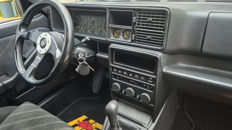 Lancia Delta Evo 2 Seria Speciale Giallo Ginestra , снимка 8 - Автомобили и джипове - 52776841