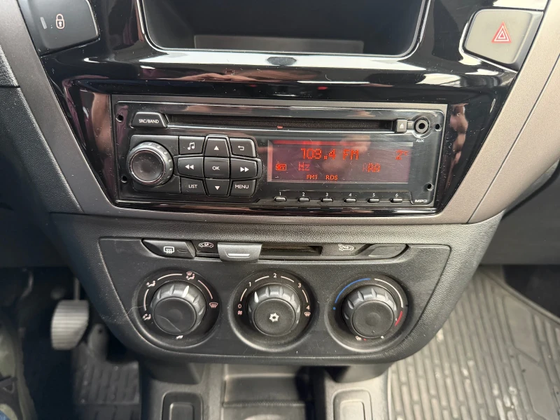 Citroen C-Elysee 1.2i ПЪРВИ СОБСТВЕНИК 175560КМ, снимка 14 - Автомобили и джипове - 53089885