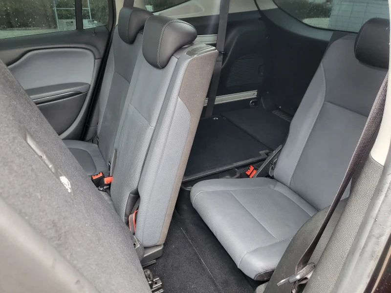 Opel Zafira 2.0 CDTI 7 Местен, снимка 14 - Автомобили и джипове - 53561950