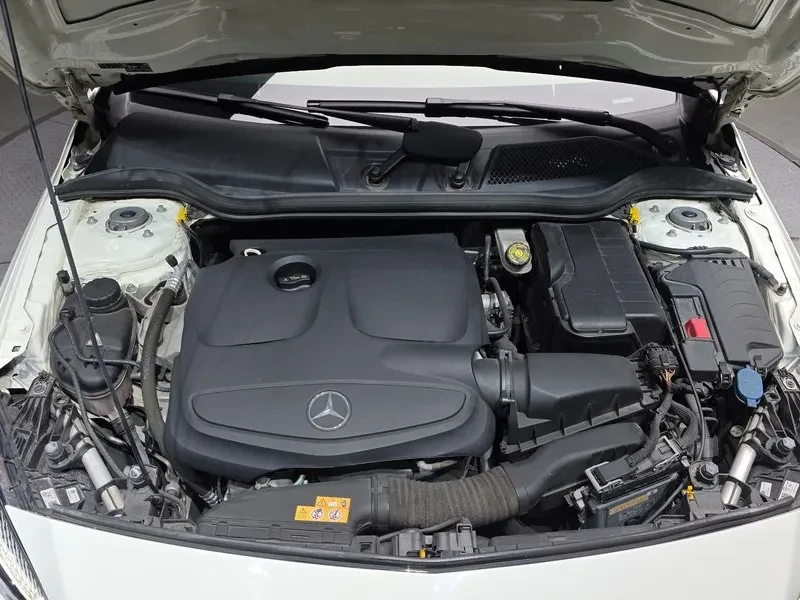 Mercedes-Benz A 200 Amg Line, снимка 6 - Автомобили и джипове - 55951618