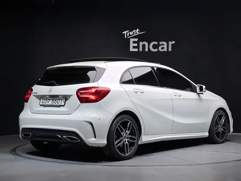 Mercedes-Benz A 200 Amg Line, снимка 2 - Автомобили и джипове - 55951618