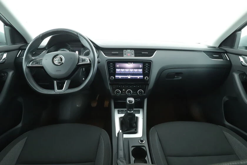 Skoda Octavia 2.0TDI Върнат от лизинг - изображение 5