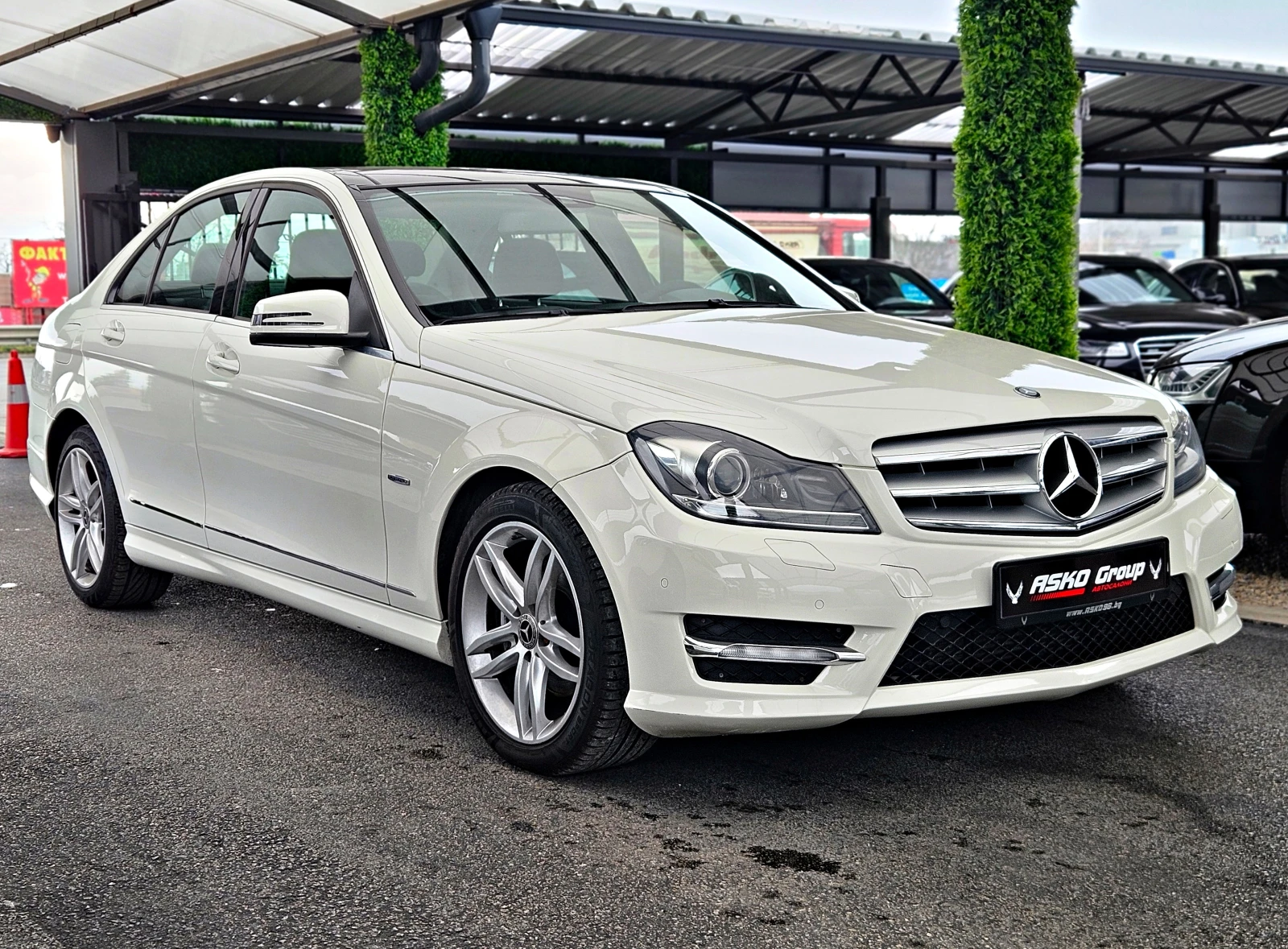Mercedes-Benz C 220 AMG/AVANGARDE/FACE/GERMANY/PANORAMA/ADAPTIVE/LIZIN, снимка 3 - Автомобили и джипове - 51438217