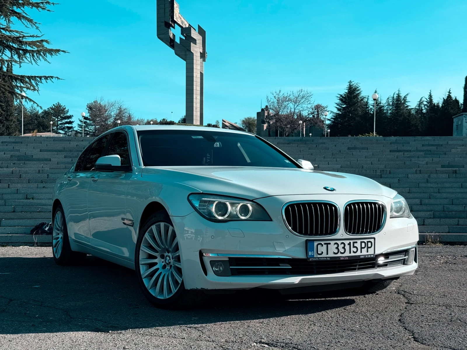 BMW 750  - изображение 2