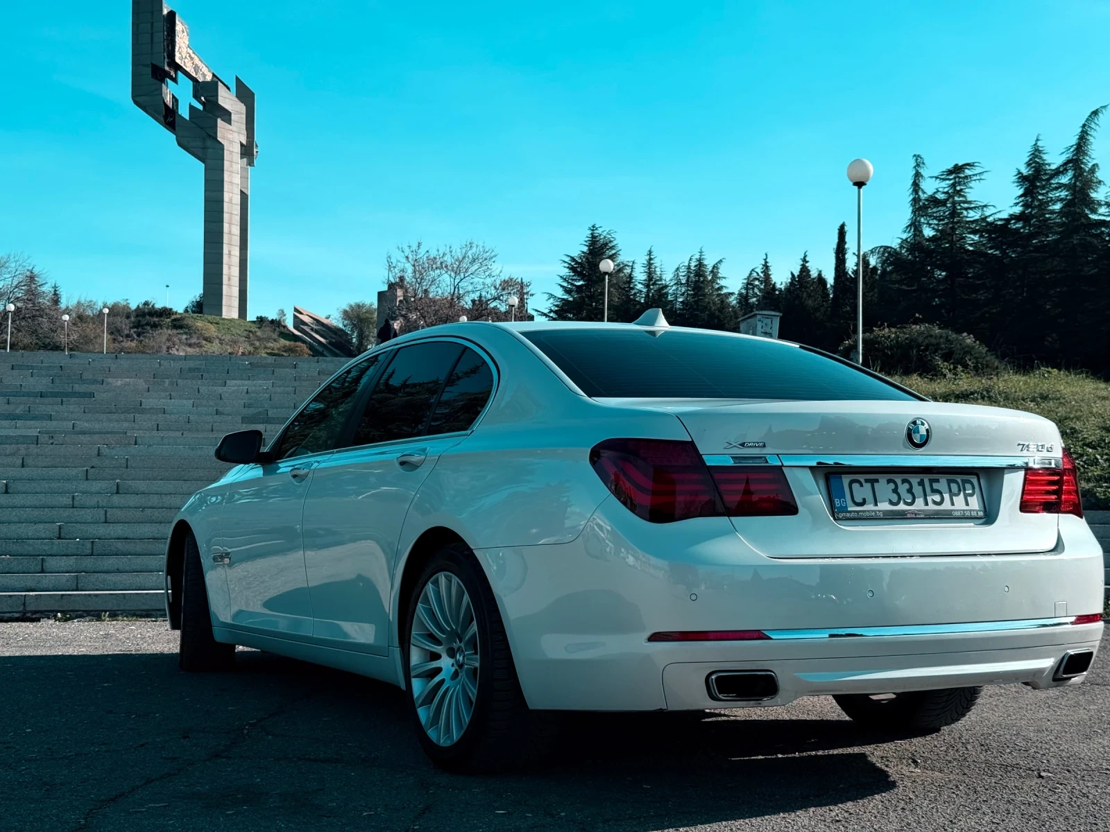 BMW 750  - изображение 4