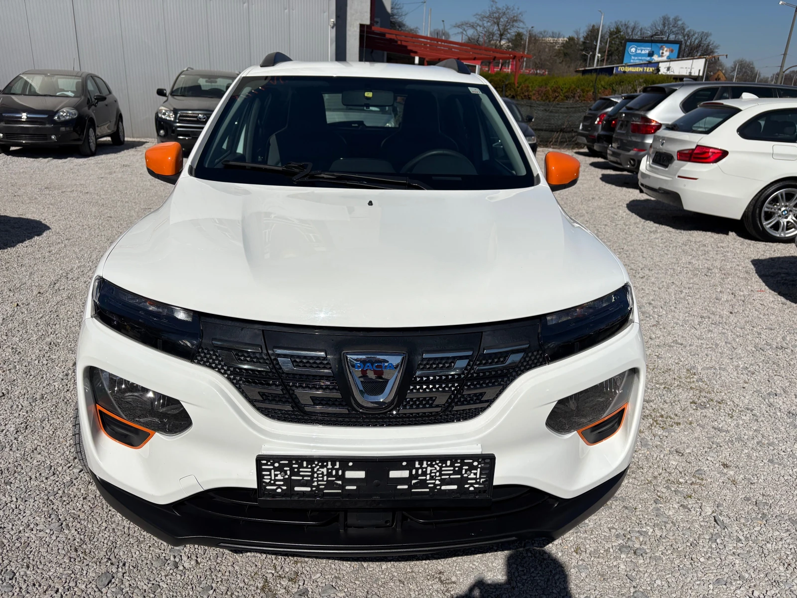 Dacia Spring Всички екстри, снимка 2 - Автомобили и джипове - 53813287