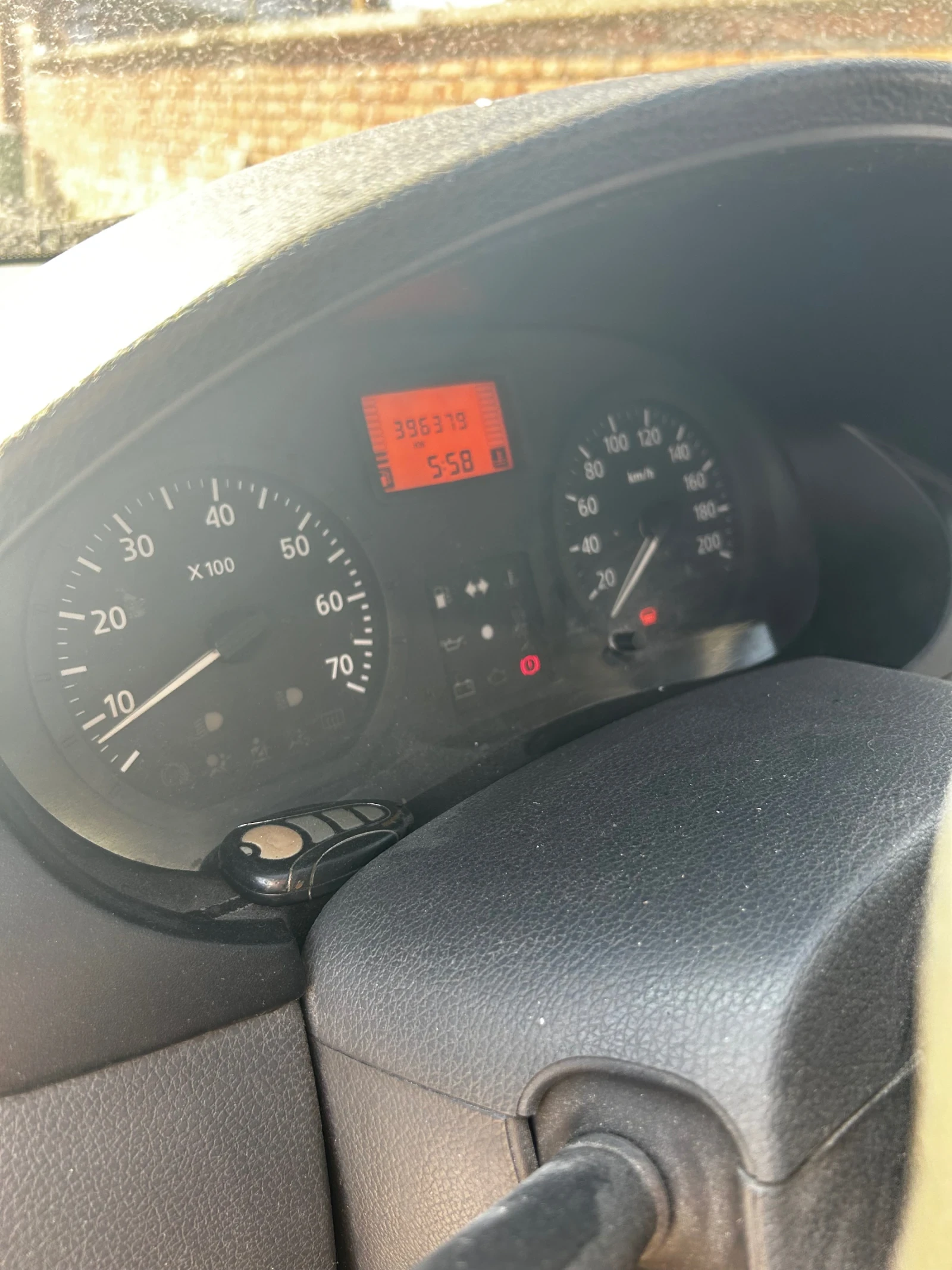 Dacia Logan, снимка 5 - Автомобили и джипове - 53847524