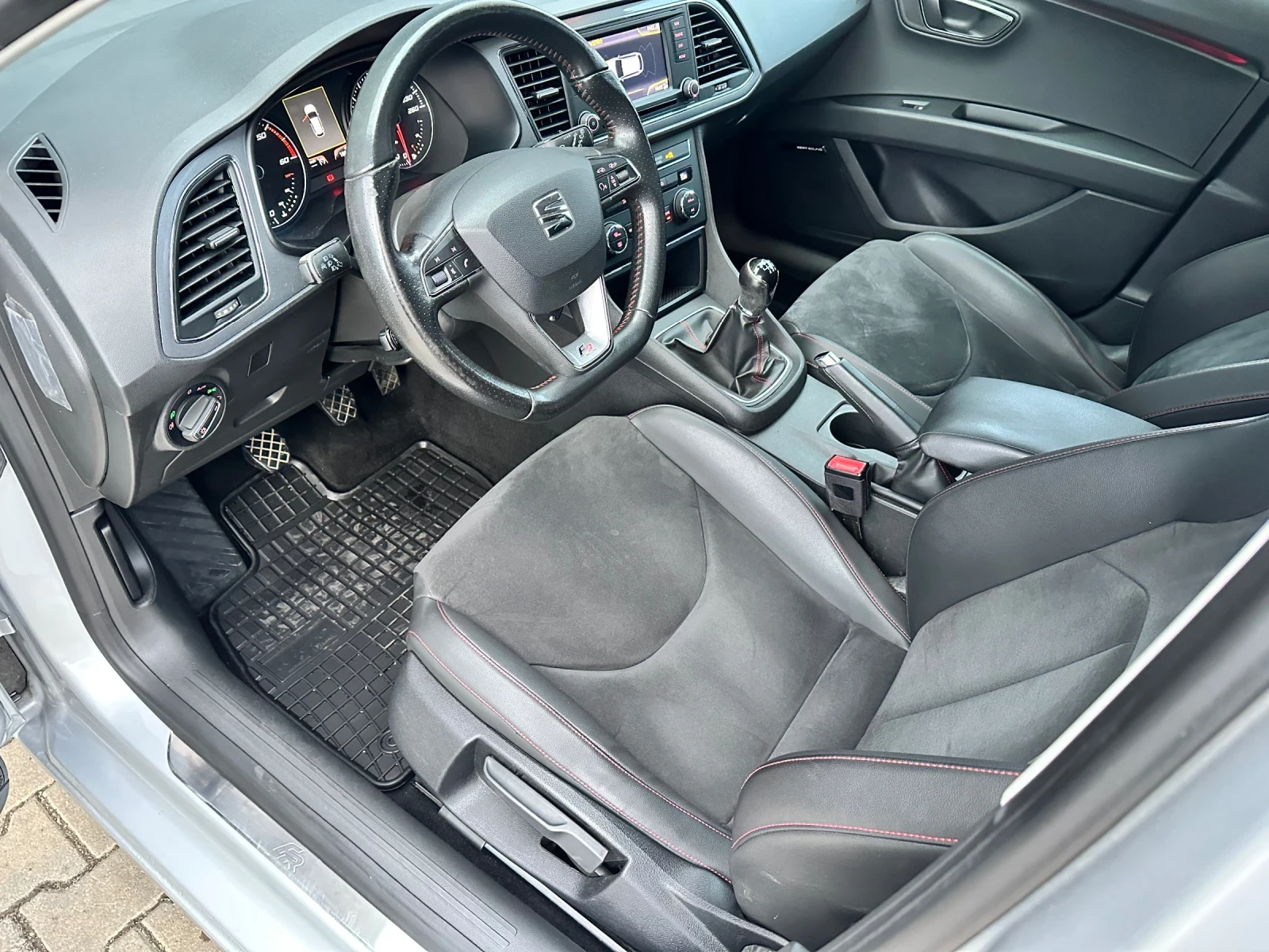 Seat Leon Fr-Matrix-Distronic-Line Assistant , снимка 9 - Автомобили и джипове - 54020897