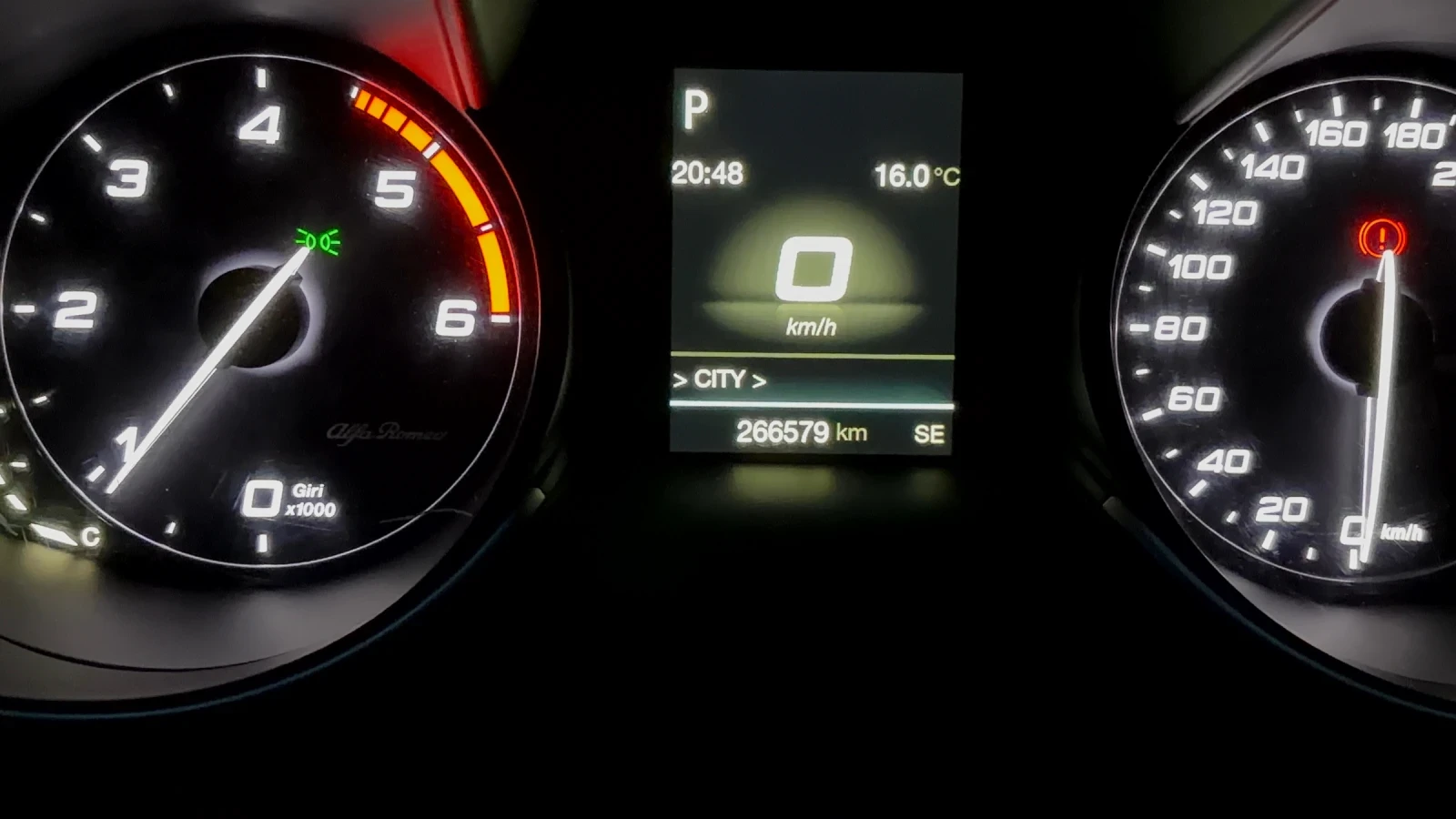 Alfa Romeo Giulia 2.2 JTD 180, снимка 15 - Автомобили и джипове - 54417075