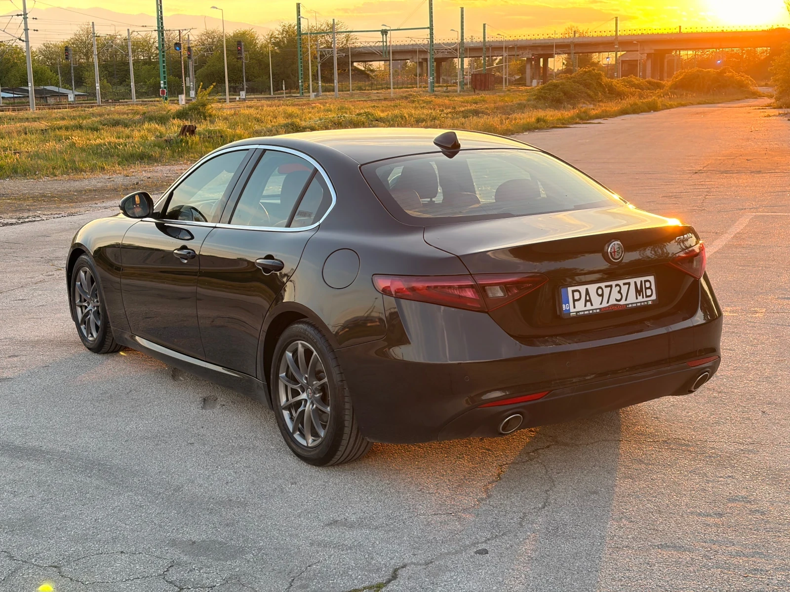 Alfa Romeo Giulia 2.2 JTD 180, снимка 5 - Автомобили и джипове - 54417075